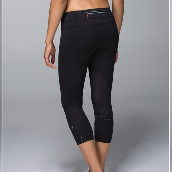 lululemon athletica Pants - Lululemon Inspire Crop *Block it Pocket Reflective